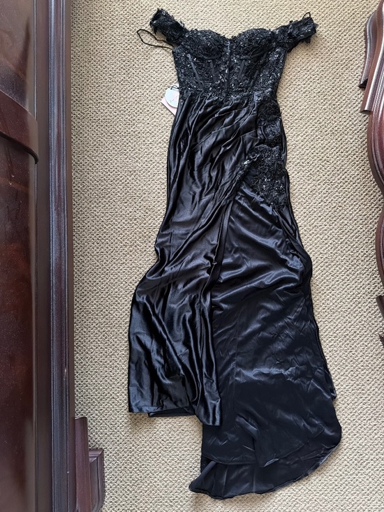 Dresses & Skirts - Black Prom Dress